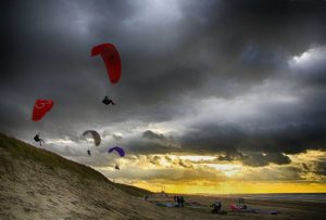 Voler dans le vent fort à Wijk Aan Zee Little Cloud