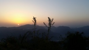 Lever du soleil au camp de base Babu Adventure