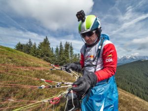 red bull x-alps 2019 jour 7 Alex Vila en direction du TP7