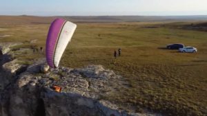 Décollage parapente falaise