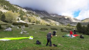 Existenciel école parapente en Hautes Pyrénées au décollage