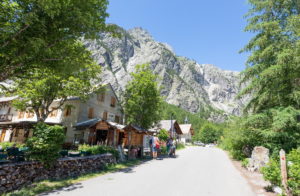 Ambiance village Ailefroide©Thibaut BLAIS