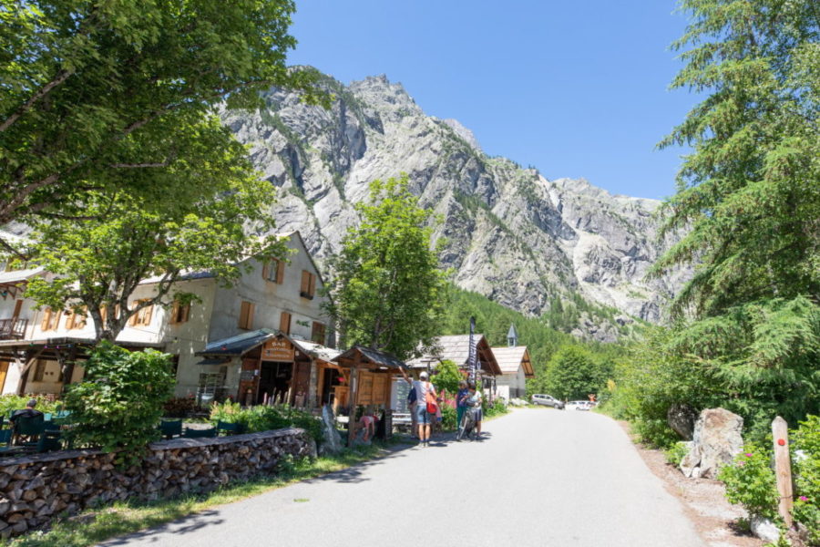 Ambiance village Ailefroide©Thibaut BLAIS