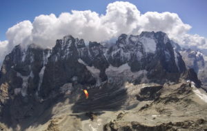 Au dessus des Ecrins / Photo Loic Lefevre