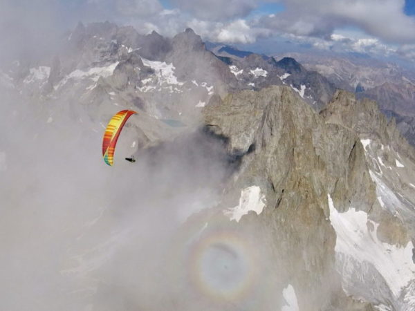 Au dessus des Ecrins / Photo Loic Lefevre