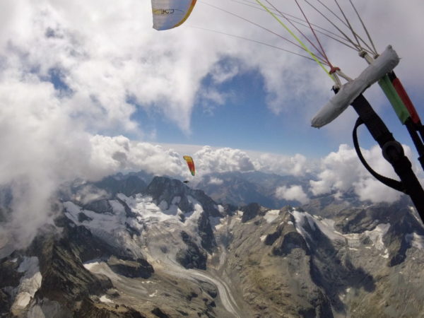 Au dessus des Ecrins / Photo Loic Lefevre