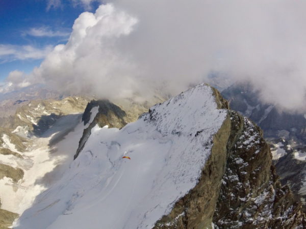 Au dessus des Ecrins / Photo Loic Lefevre