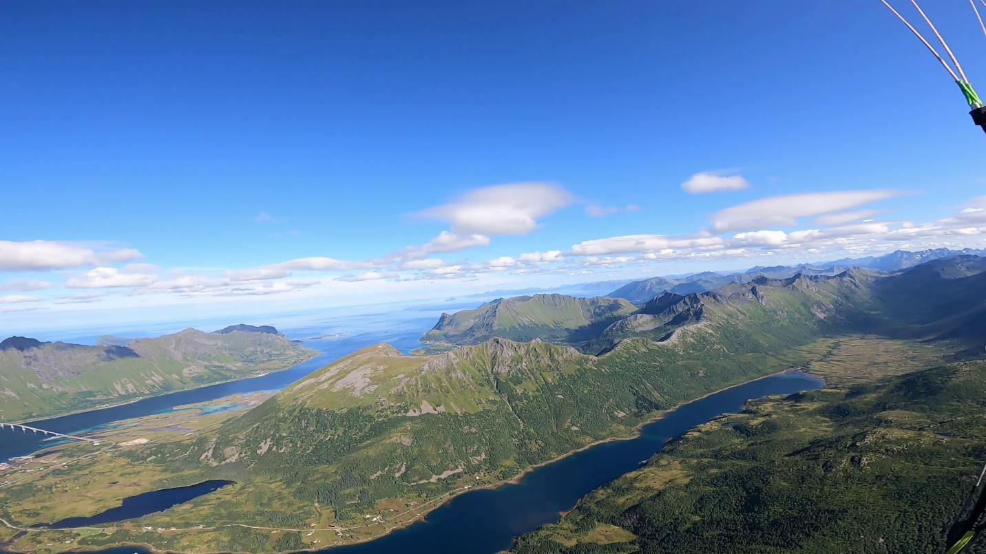 parapente aux Lofoten au plaf