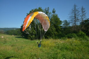 Mini parapente à suspendre - outil pédagogique ou déco (largeur 1.20 m)