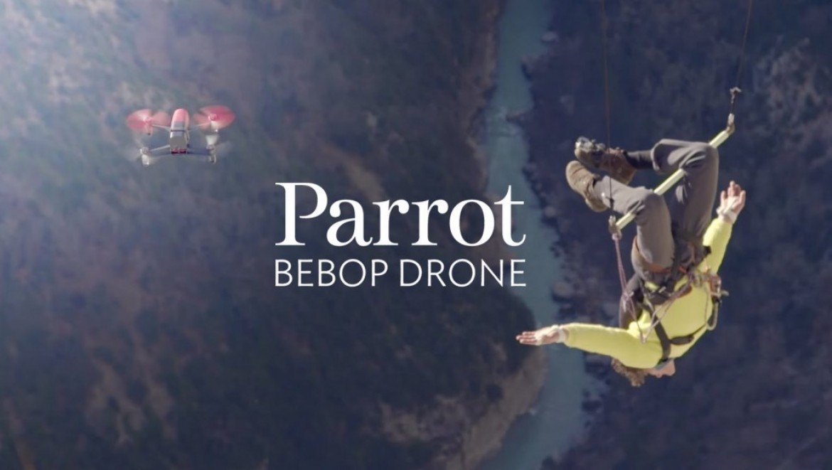 Le saut en base jump depuis un trapèze avec the Flying Frenchies