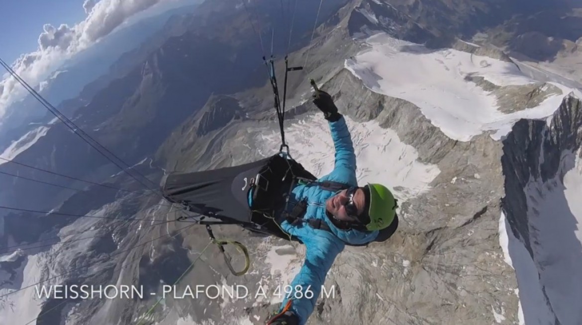 Vol de Bastien dans les Alpes Valaisannes avec plaf à 4986m