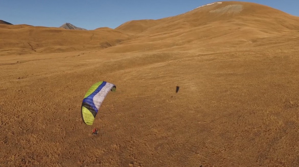 « Drone d’oiseau », superbe vol au dessus du Plateau d&rsquo;Emparis