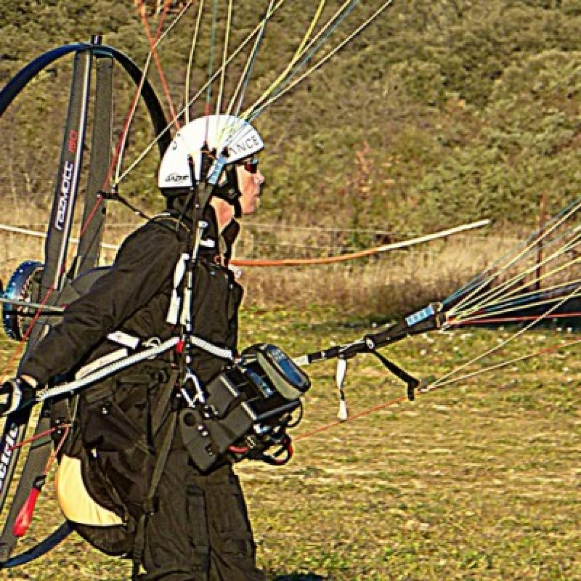 Aéronature, la première école de pilotage de paramoteurs électriques