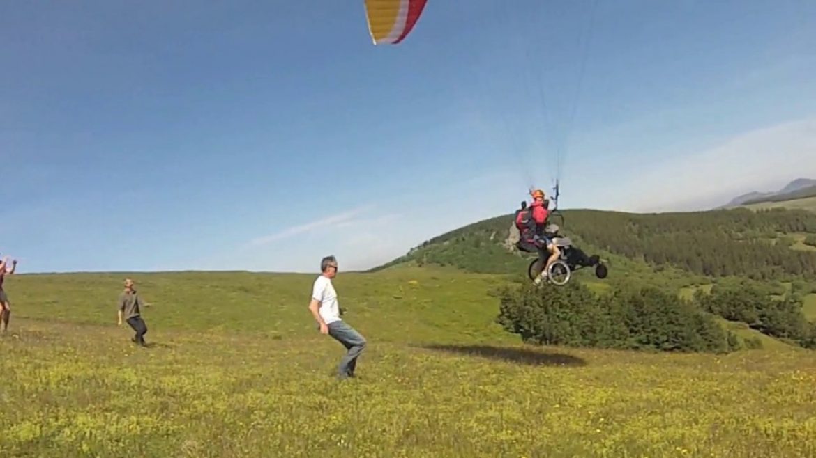 Baptême parapente pour handicapés à Chaudeyrolles