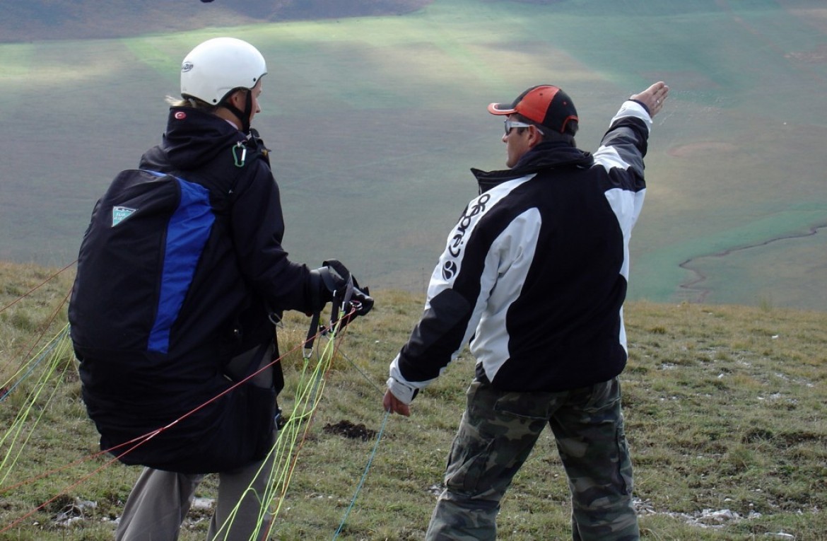 Conseil sécurité n°9 : accompagné, vous progresserez mieux en parapente