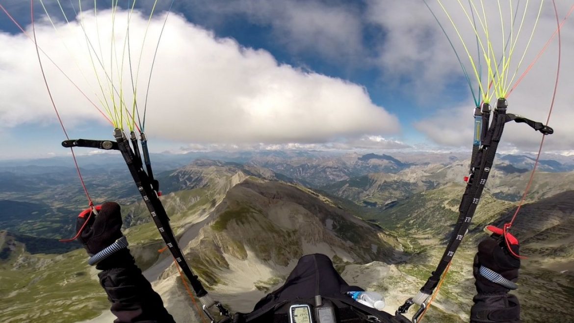 Cross parapente Saint Vincent les Forts d&rsquo;Hakim Lahneche (04)
