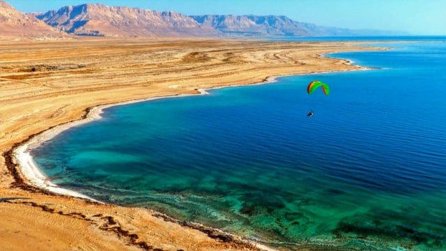 De splendides paysages d&rsquo;Israël survolés en paramoteur