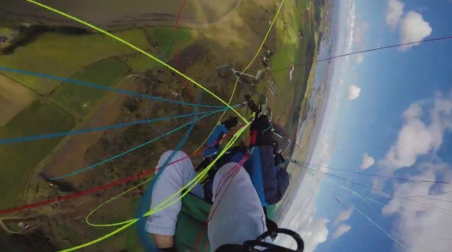 Entraînement parapente acro en Bretagne au dessus de l&rsquo;Aulne