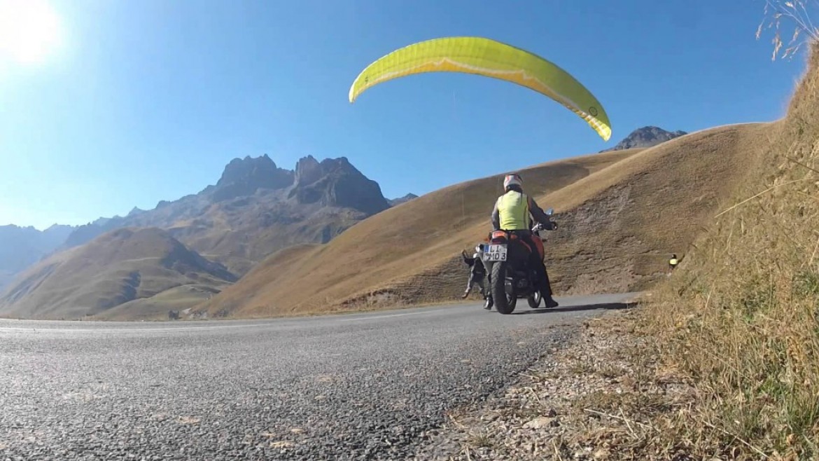 « Free session on the road », waggas au Col du Glandon