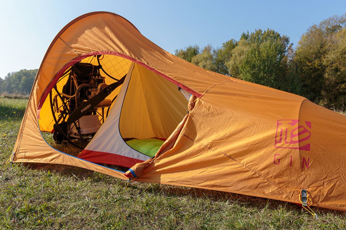 Bivouac en paramoteur, c&rsquo;est possible grâce à la « Paramotor tent »