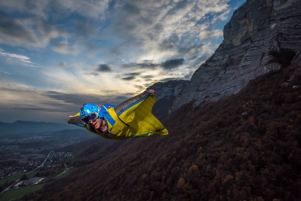 Guillaume Galvani en wingsuit shooté par Tristan Shu
