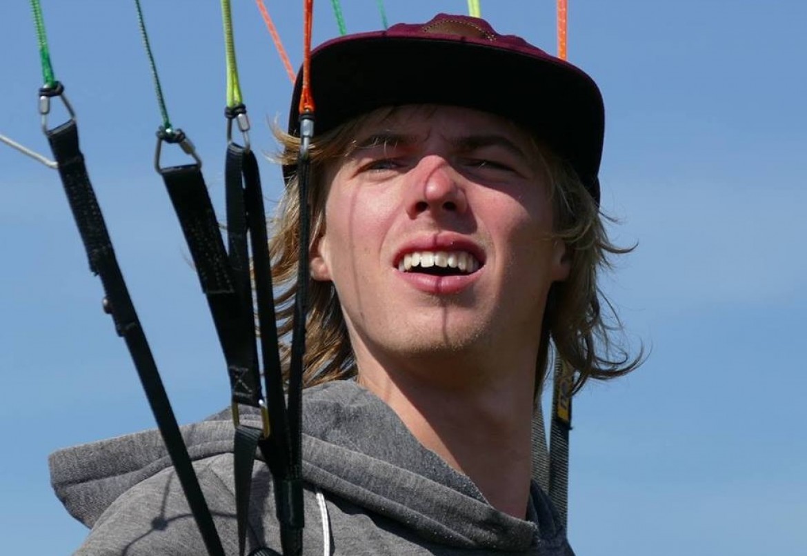 Joseph Innes, un grimpeur anglais converti au speed flying en France