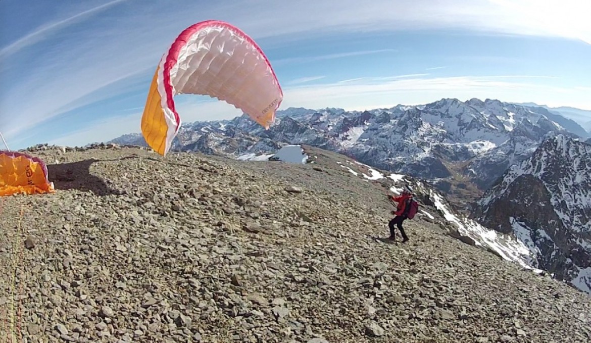 Julien a choisi 4 ailes pour sa pratique parapente Marche et Vol