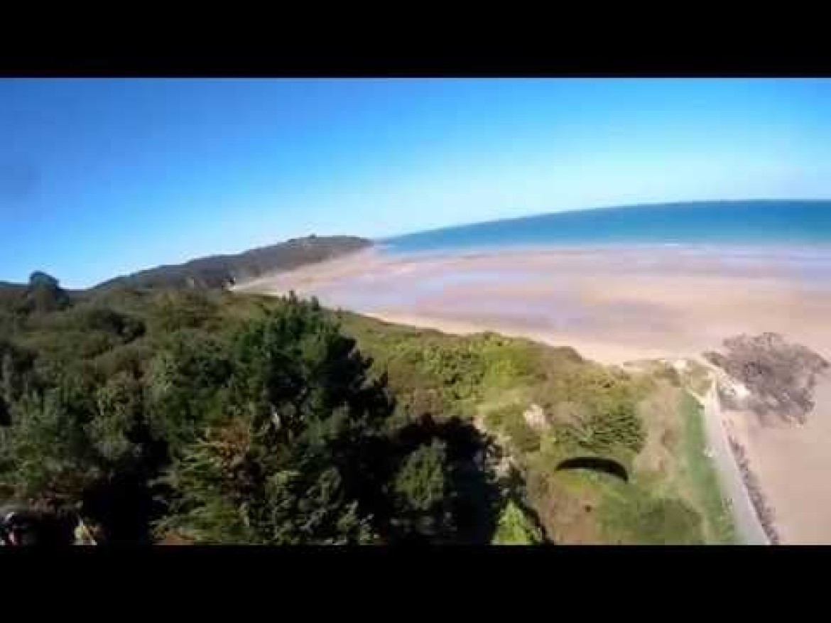 « Kerhet Nijal », le marche et vol le long de la côte en Bretagne
