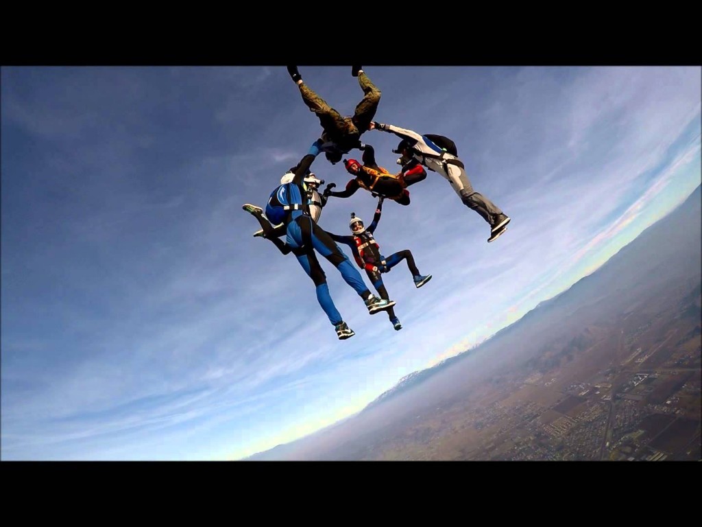 Le parapentiste Fabien Duperrier en freefly aux Etats Unis