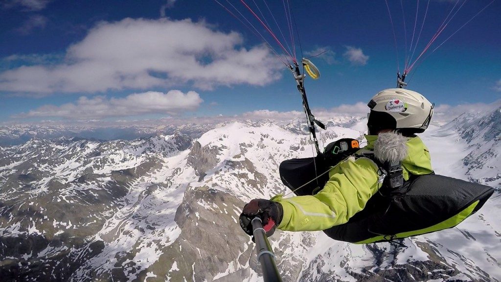 Le superbe vol Franco-Suisse de Guigui de Sierre à Albertville