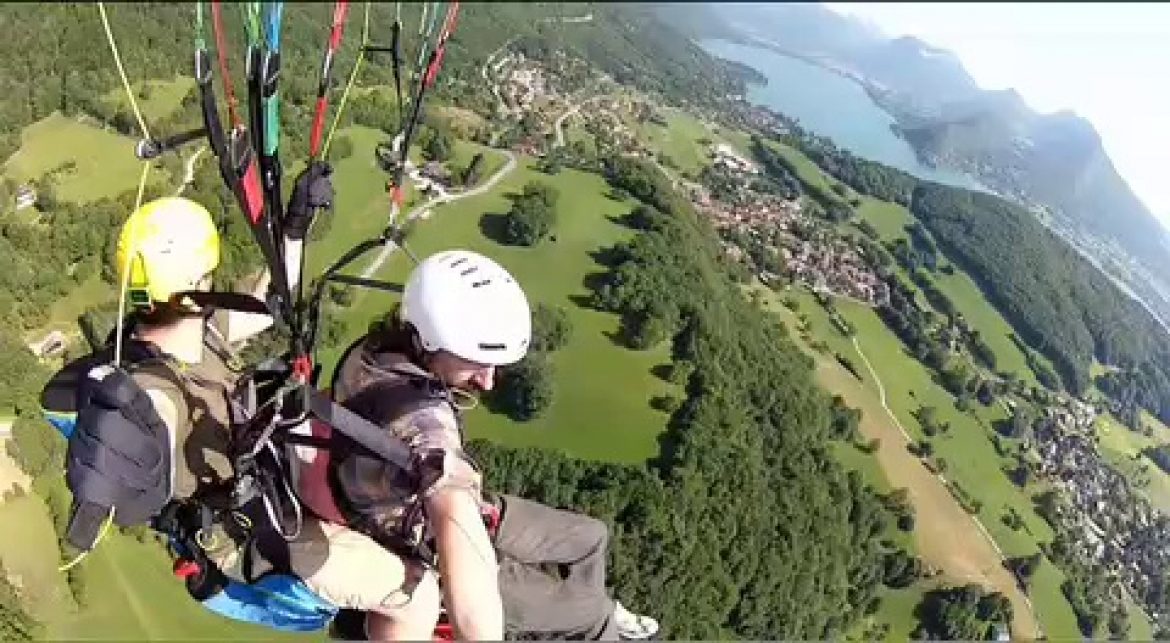 L&rsquo;école parapente les Passagers du Vent interwievée par CER FRANCE