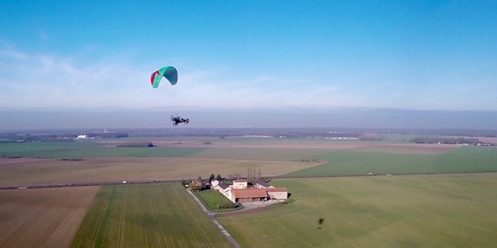 Pégase, le premier buggy volant filmé par un drone