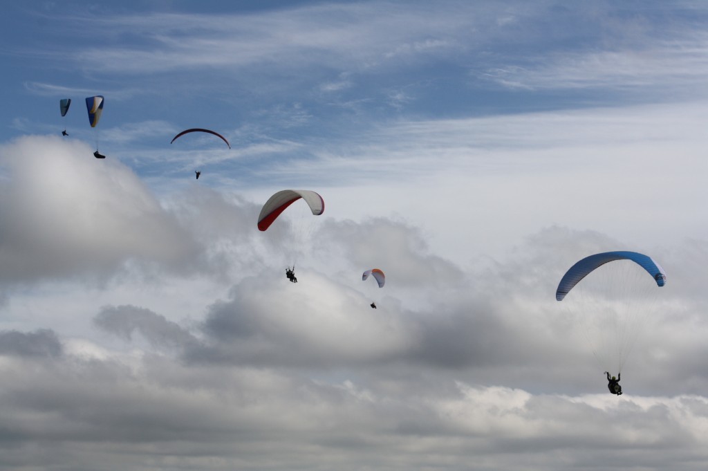 Parapentes dans la Meuse
