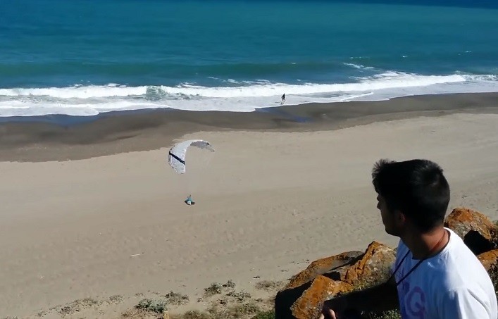 Le plus petit parapente radiocommandé du monde en soaring