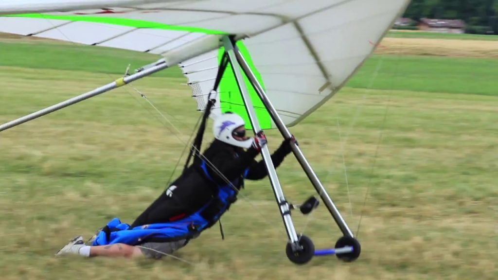 Conseils : quand ne pas poser avec les roulettes en deltaplane ?