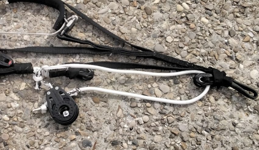 Poulie Harken intégrée au mouflage de l&rsquo;accélérateur parapente