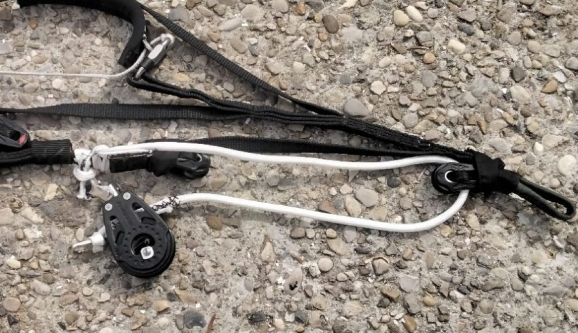 Poulie Harken intégrée au mouflage de l&rsquo;accélérateur parapente