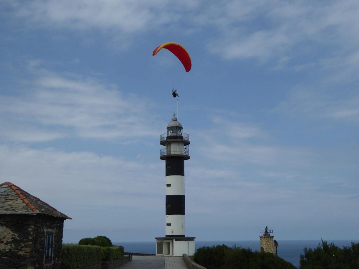 Jean Baptiste, jaloux d&rsquo;un touch de Samy en haut d&rsquo;un phare ;)