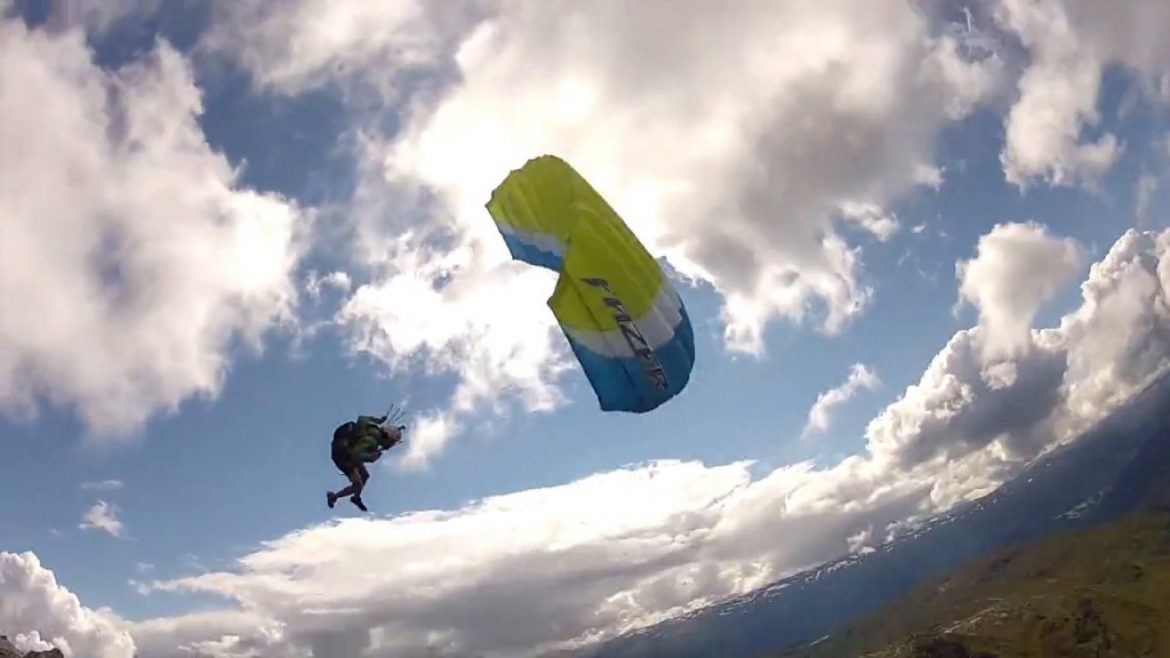 Session speed flying sur les reliefs de la côte ouest norvégienne