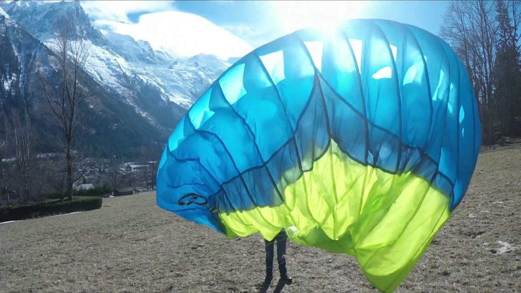« Shame On X », avec Max Toeldte, pilote de speedflying canadien