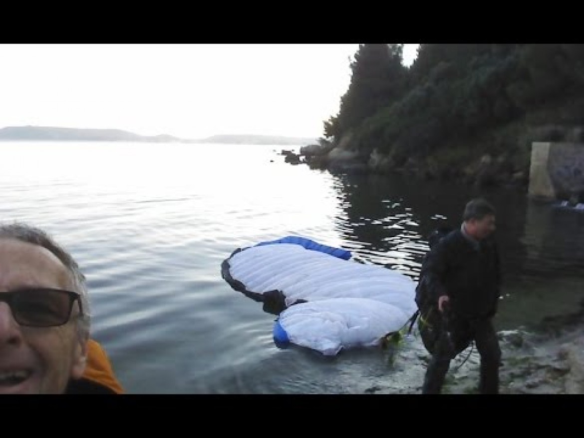 Simulation d&rsquo;amerrissage parapente en piscine