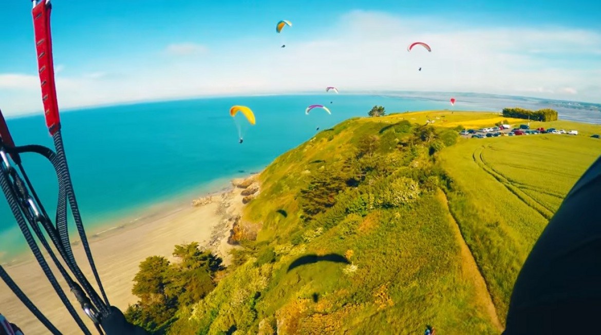Voler en parapente dans les Côtes d&rsquo;Armor (Bretagne)