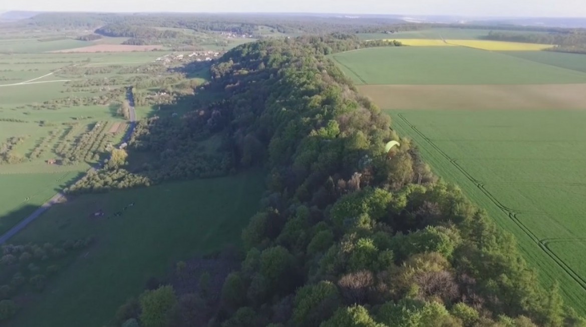 Vol parapente sur le site de Jouy sous les Cotes (55)