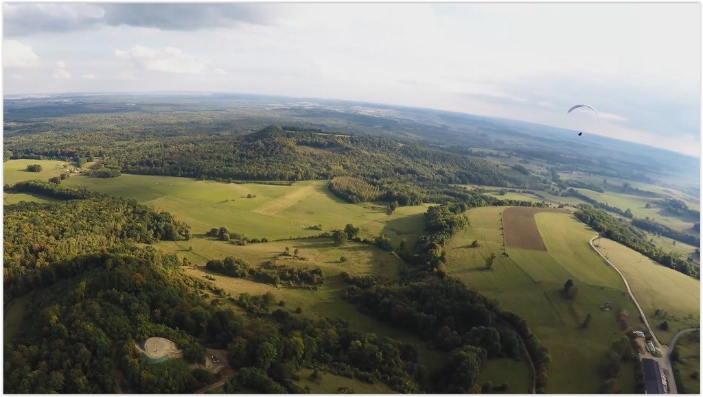 Vol sur le site parapente Stonne (08)