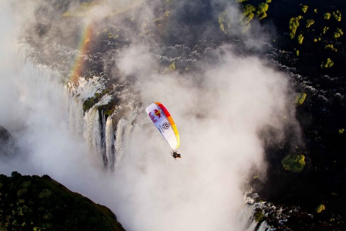 Les plus beaux sites de parapente vus par Red Bull