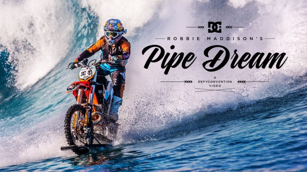 Surfer la vague avec une KTM, déroutant et impressionnant