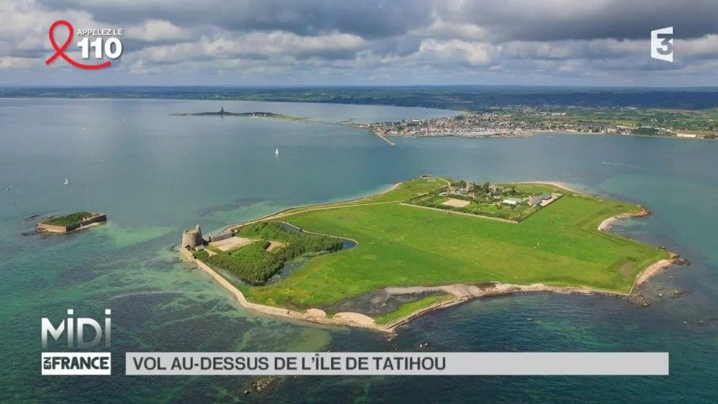 Survol de l&rsquo;île de Tatihou en paramoteur (Manche)