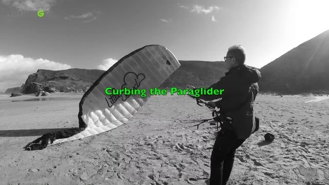 The « curb-technique » pour gonfler sa voile dans le vent fort
