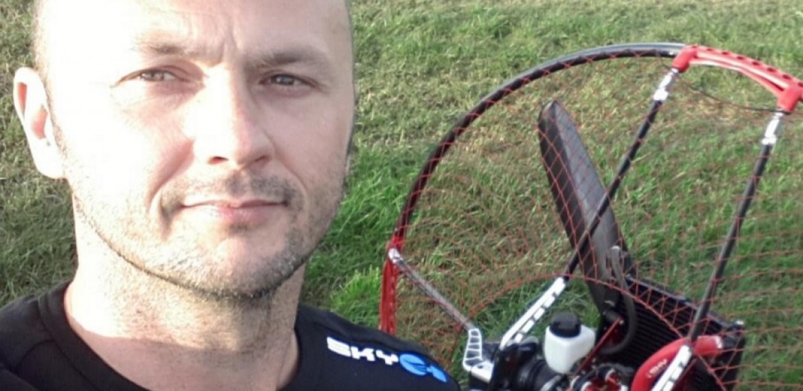 Le moteur de son paramoteur s’emballe au démarrage