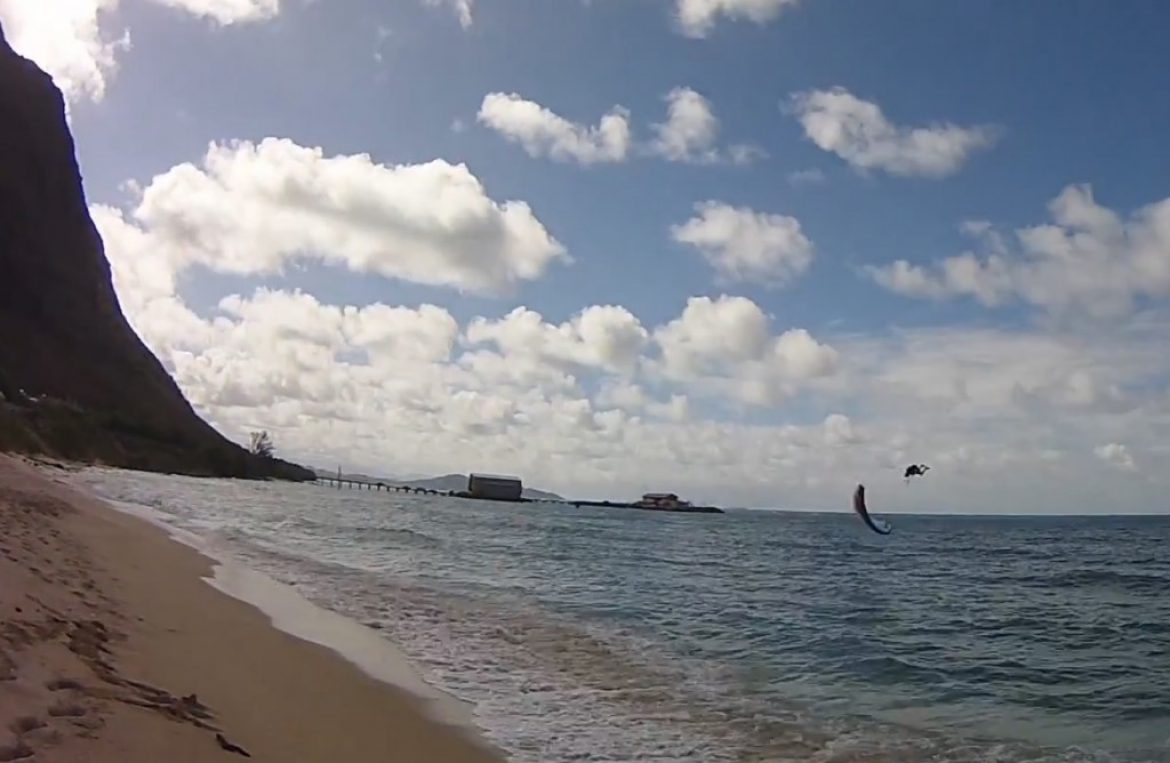 Un barrel roll en speed flying qui finit dans l&rsquo;eau!